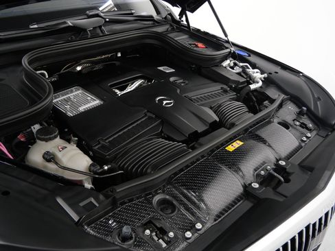 Used 2025 Mercedes-Benz Maybach GLS 600 4MATIC image 47