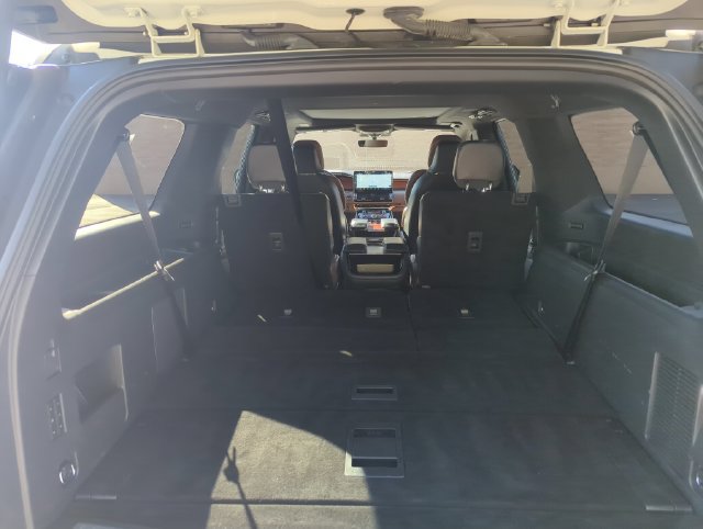 Used 2023 Lincoln Navigator L Reserve AWD/4WD image 11