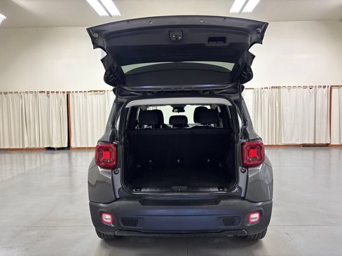 Used 2020 Jeep Renegade Altitude FWD image 9