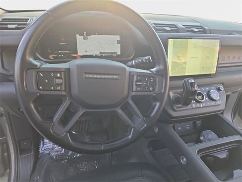 Used 2024 Land Rover Defender 130 X-Dynamic SE image 16