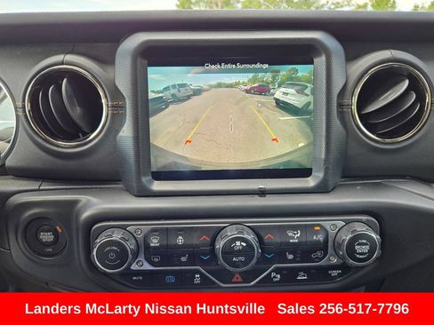 Used 2021 Jeep Wrangler Unlimited Sahara AWD/4WD image 19