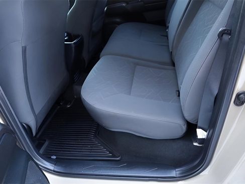 Used 2017 Toyota Tacoma TRD Off-Road image 22