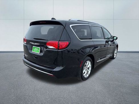 Certified 2020 Chrysler Pacifica Limited image 6