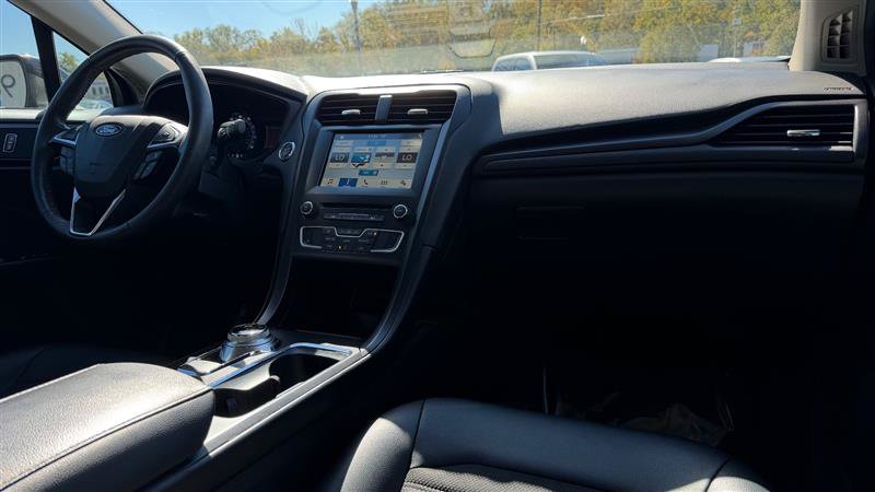 Used 2018 Ford Fusion SE w/ Equipment Group 201A FWD image 35