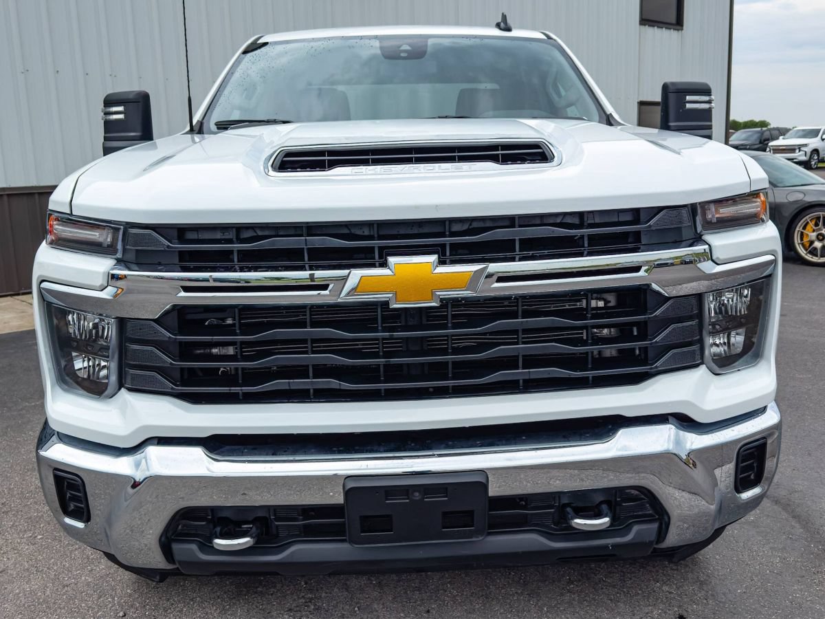 Used 2026 Chevrolet Silverado 2500 LT AWD/4WD image 5