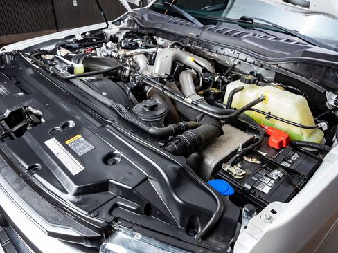 Used 2022 Ford F250 Platinum w/ Tremor Off-Road Package image 39