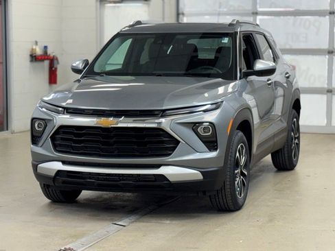 New 2026 Chevrolet TrailBlazer LT w/ LT Cold Weather Package AWD/4WD image 3