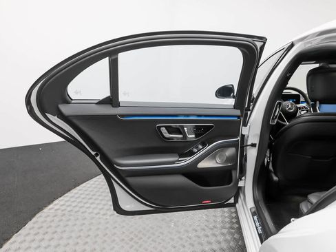 Used 2024 Mercedes-Benz S 580 4MATIC Sedan w/ Warmth & Comfort Package image 35