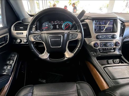 Used 2020 GMC Yukon XL Denali w/ Denali Ultimate Package AWD/4WD image 8