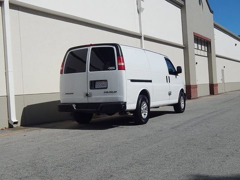 Used 2005 Chevrolet Express 1500 image 6