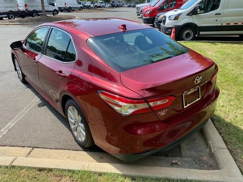 Used 2020 Toyota Camry LE FWD image 29