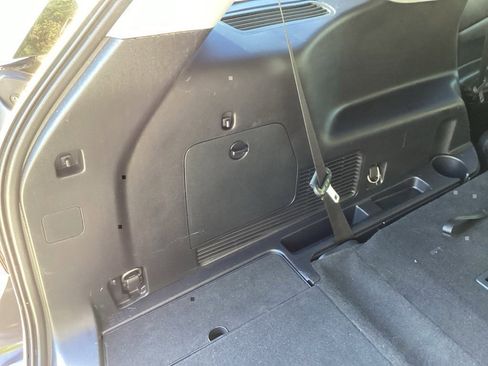 Used 2021 Ford Explorer XLT w/ Equipment Group 202A image 13