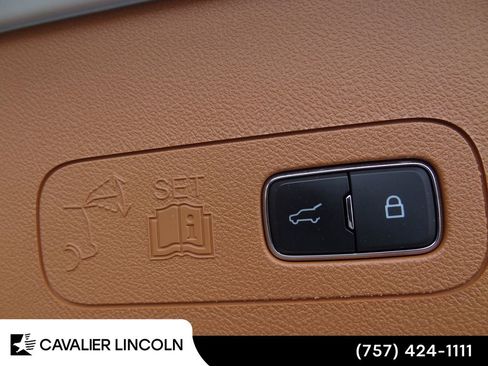 Used 2024 Lincoln Aviator Black Label w/ Dynamic Handling Package image 12