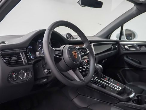 New 2026 Porsche Macan S image 4