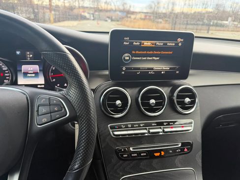 Used 2019 Mercedes-Benz GLC 300 4MATIC image 30