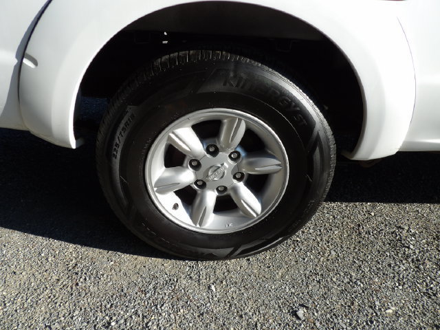 Used 2004 Nissan Frontier XE w/ (VTP) Value Truck Pkg RWD image 9