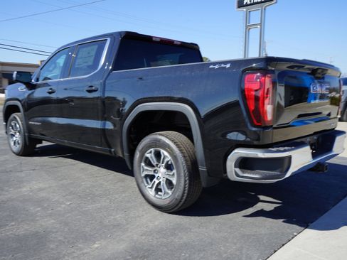 New 2026 GMC Sierra 1500 SLE AWD/4WD image 3