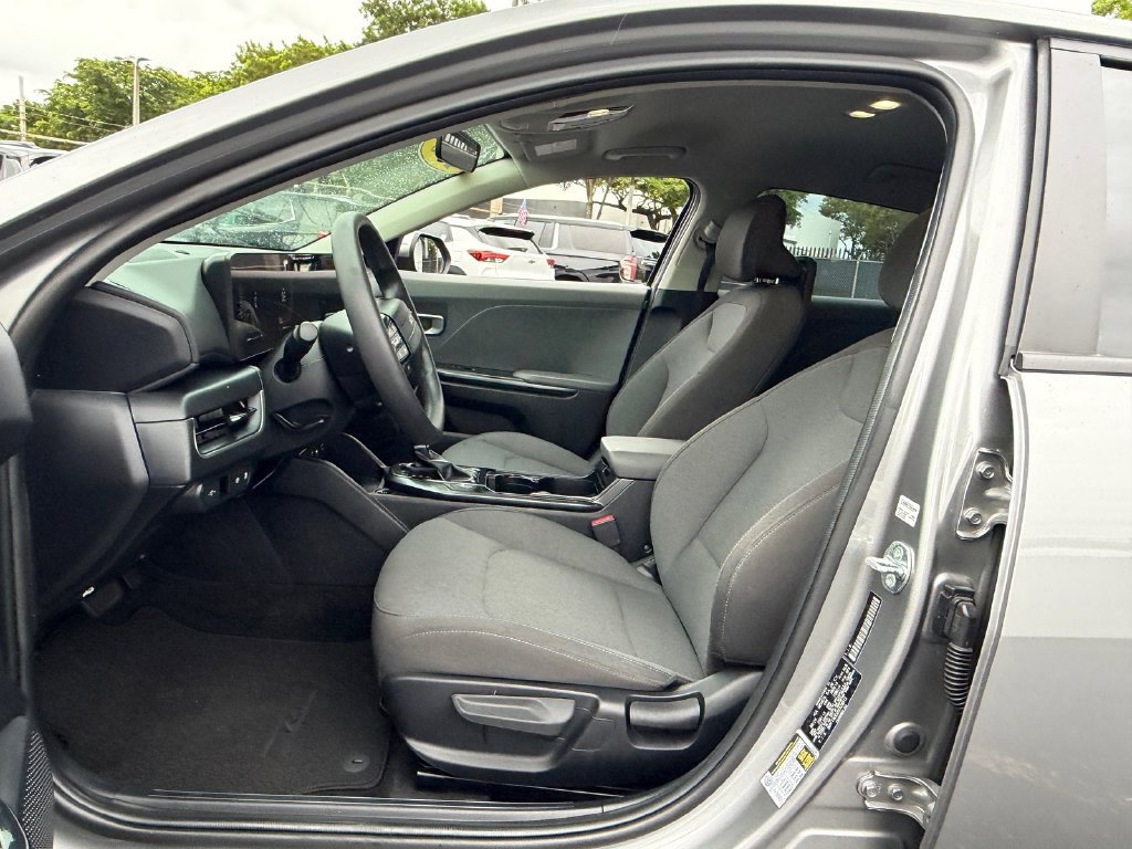 Used 2025 Kia K4 FWD image 9