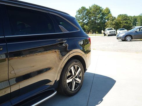 Used 2021 Kia Sorento S FWD image 21