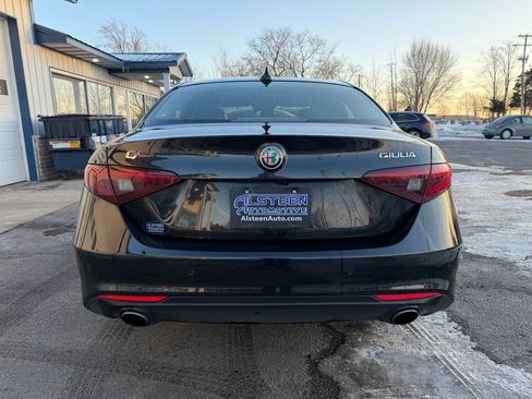 Used 2017 Alfa Romeo Giulia Ti w/ TI Lusso Package image 4