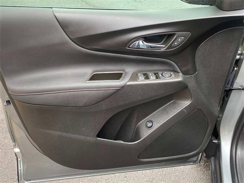 Used 2023 Chevrolet Equinox RS image 12