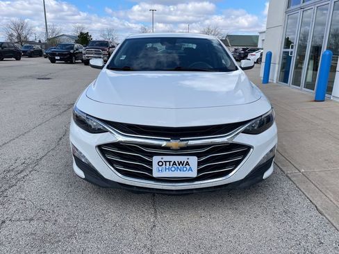 Used 2024 Chevrolet Malibu LT image 3