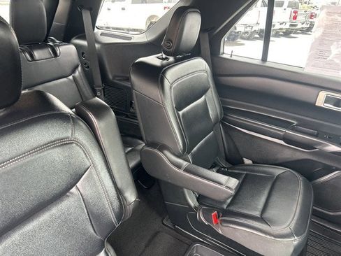 Used 2020 Ford Explorer XLT w/ Equipment Group 202A image 14