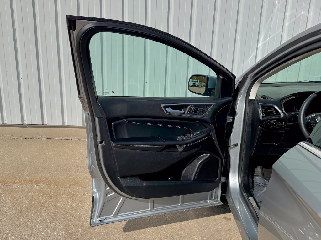 Certified 2024 Ford Edge Titanium AWD/4WD image 14