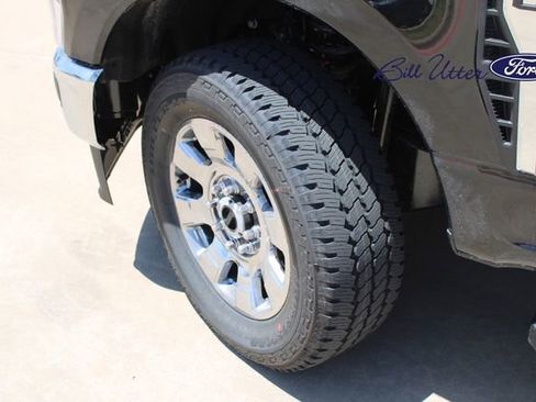 New 2025 Ford F250 Lariat w/ Chrome Package image 5