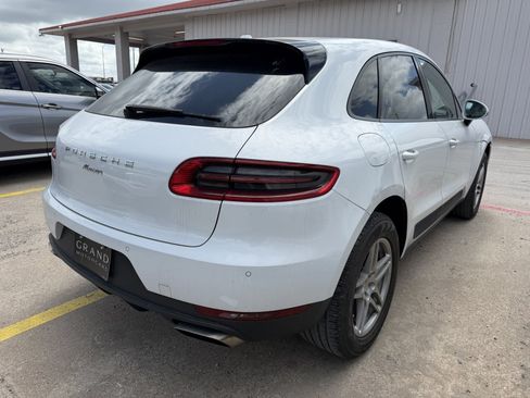 Used 2018 Porsche Macan AWD/4WD image 2