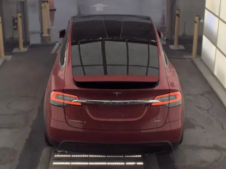 Used 2019 Tesla Model X 100D AWD/4WD image 5