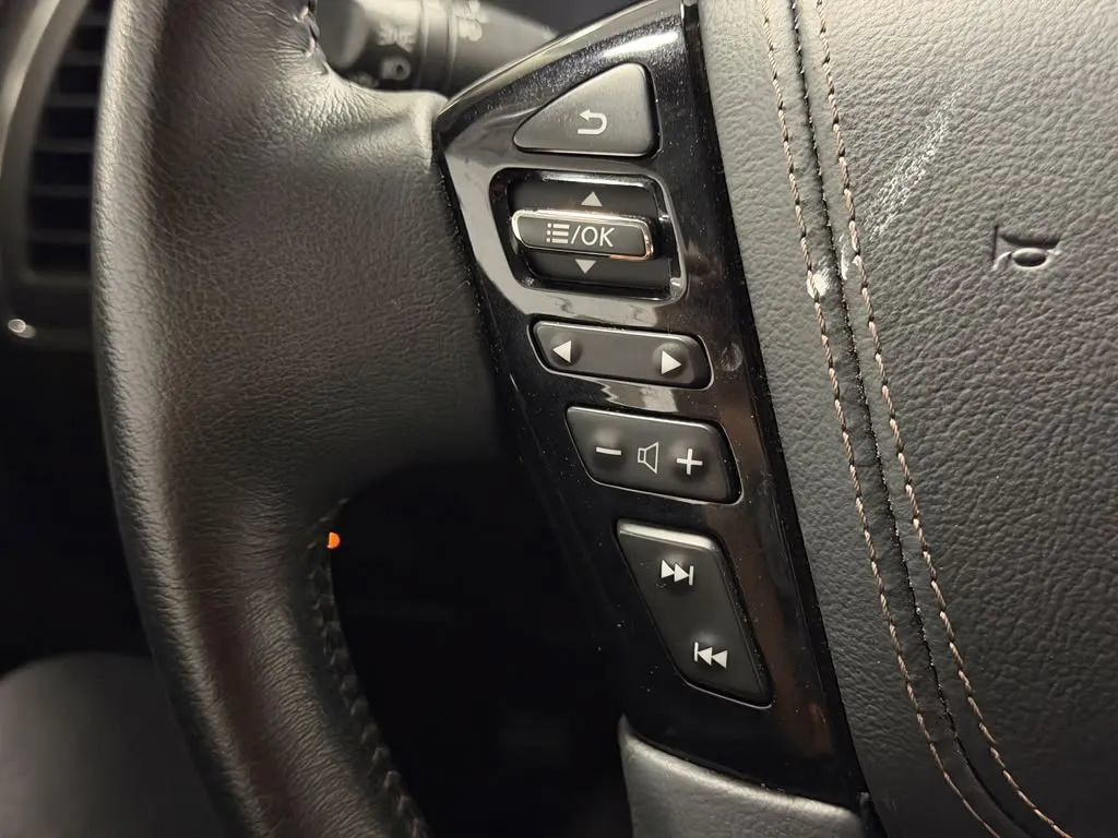 Used 2022 Nissan Armada Platinum w/ Captain's Chairs Package RWD image 31