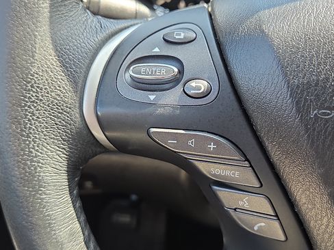 Used 2019 Nissan Pathfinder SL AWD/4WD image 21