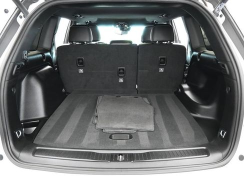 Used 2024 Jeep Grand Cherokee Altitude RWD image 34