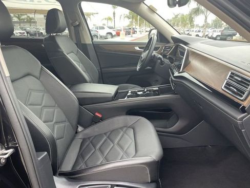 Used 2024 Volkswagen Atlas SE image 27