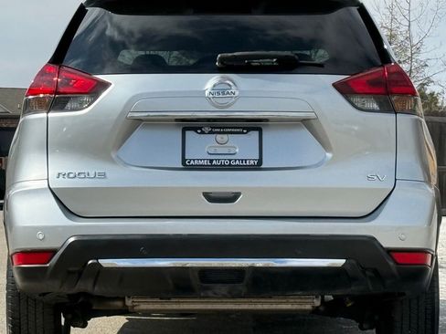 Used 2019 Nissan Rogue SV FWD image 4