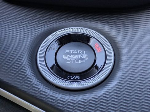 New 2025 Jeep Grand Cherokee Altitude image 25