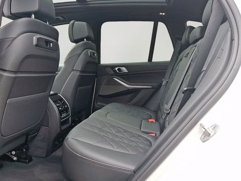 Used 2025 BMW X5 xDrive40i AWD/4WD image 8