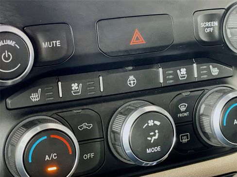 Used 2022 RAM 1500 Laramie AWD/4WD image 22
