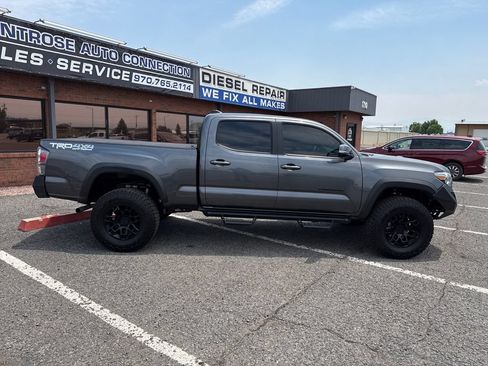 Used 2022 Toyota Tacoma TRD Off-Road AWD/4WD image 9