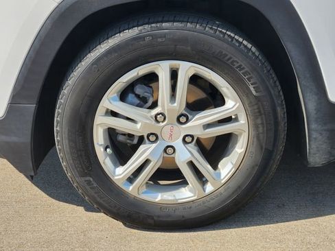 Certified 2023 GMC Terrain SLE image 10