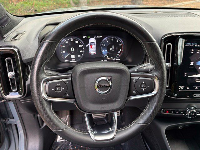 Used 2021 Volvo XC40 T5 R-Design w/ Advanced Package AWD/4WD image 29