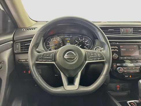 Used 2017 Nissan Rogue SV FWD image 11