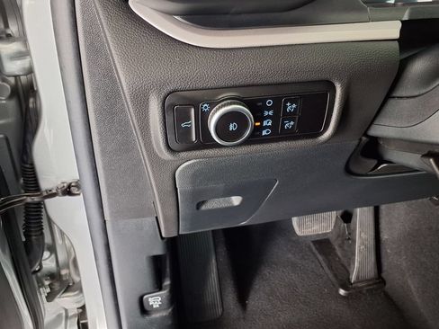 Used 2023 Ford Explorer XLT w/ Equipment Group 202A RWD image 24