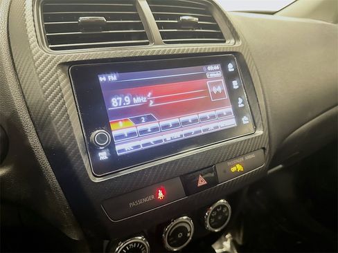 Used 2018 Mitsubishi Outlander Sport SE image 17