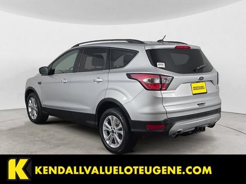 Used 2017 Ford Escape SE w/ Equipment Group 201A AWD/4WD image 3