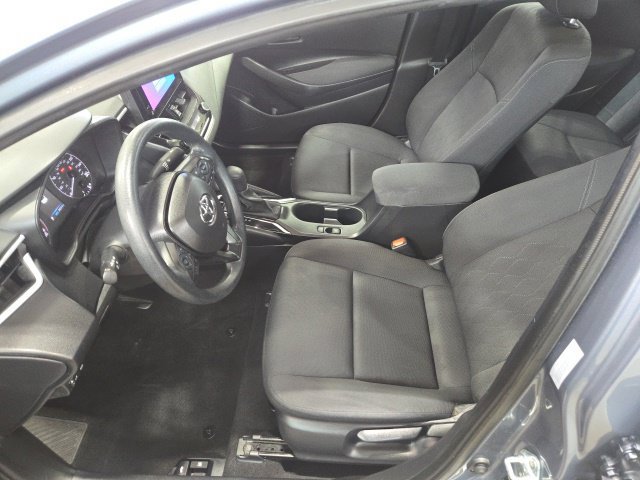 Used 2025 Toyota Corolla LE FWD image 3