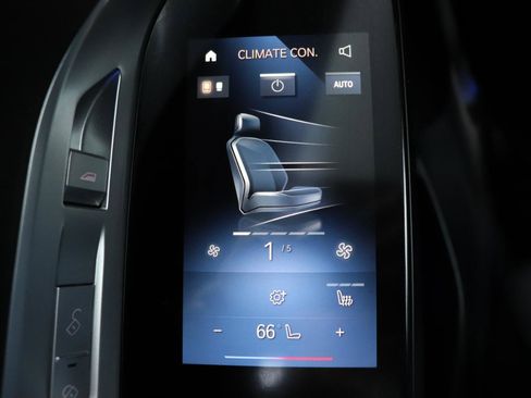 Used 2024 BMW 740i xDrive image 27