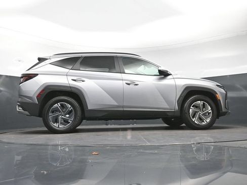 Used 2025 Hyundai Tucson Blue AWD/4WD image 30