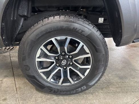Used 2023 Toyota Tacoma TRD Sport image 7